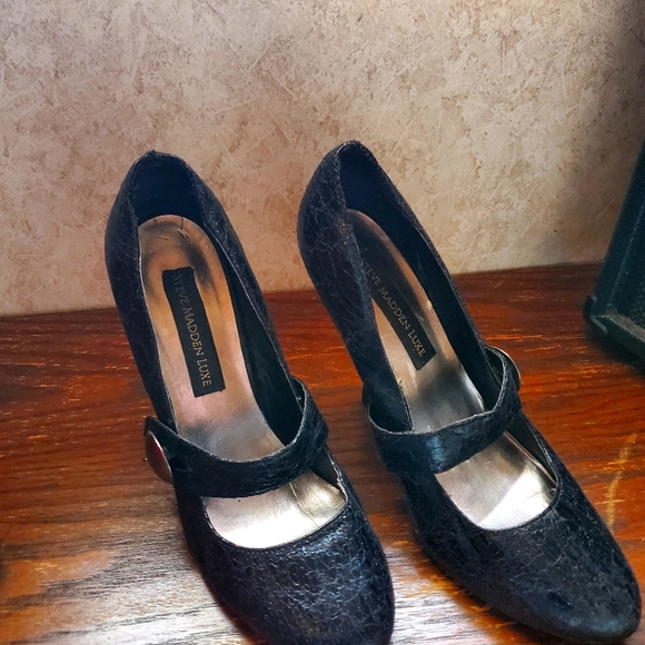 Steve Madden blk. Heels - Picture 1 of 7